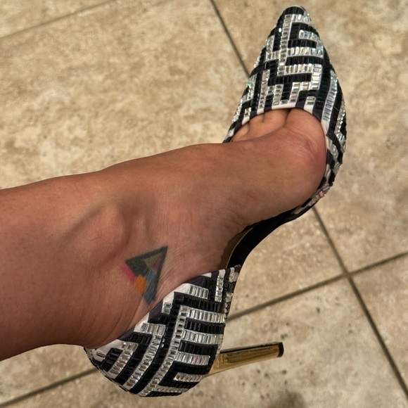 I.N.C. International “Maze” Elegant Black and White Heels - Picture 1 of 5